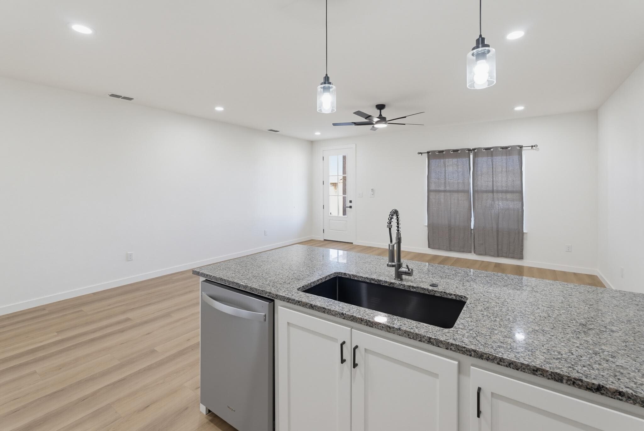 Building Photo - 7659 Lake Ridge Pky