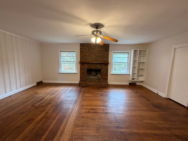 Building Photo - Brick 3/1.5 House in West Rome- $1,250