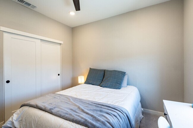 Building Photo - 4623 Flagstaff Dr