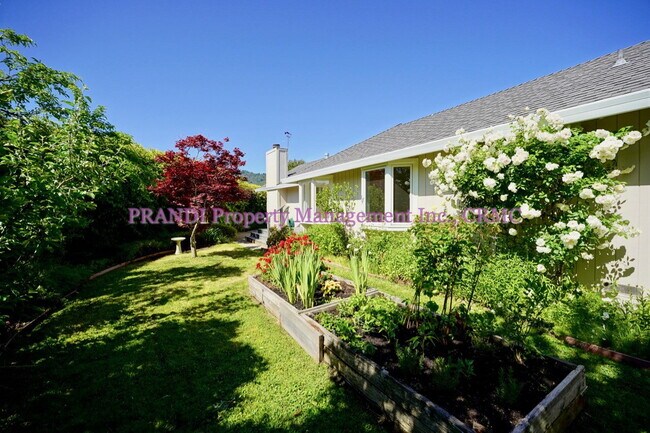 Building Photo - Gorgeous Home in Sought After Larkspur Nei...
