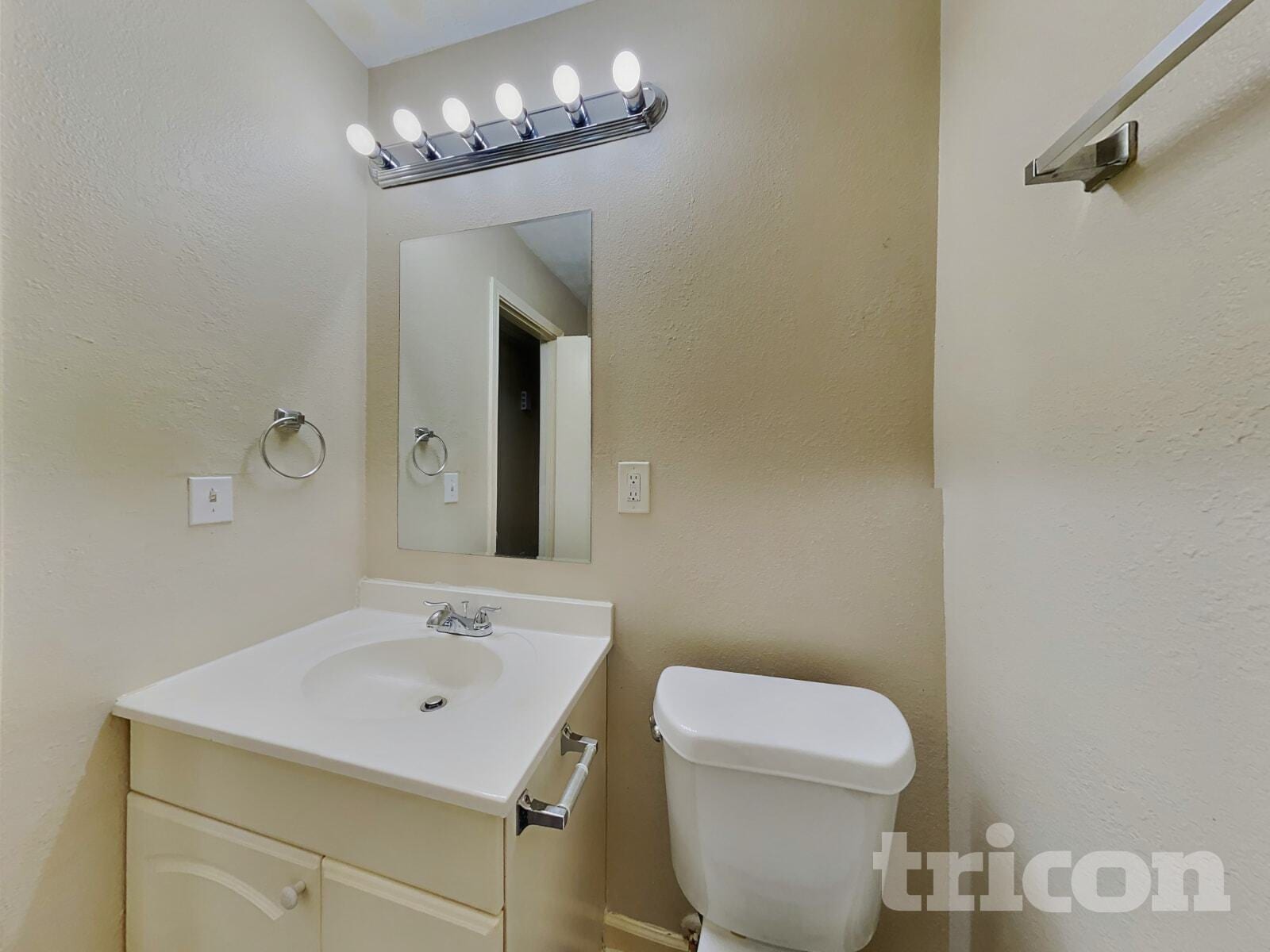 Building Photo - 23110 Newgate Dr