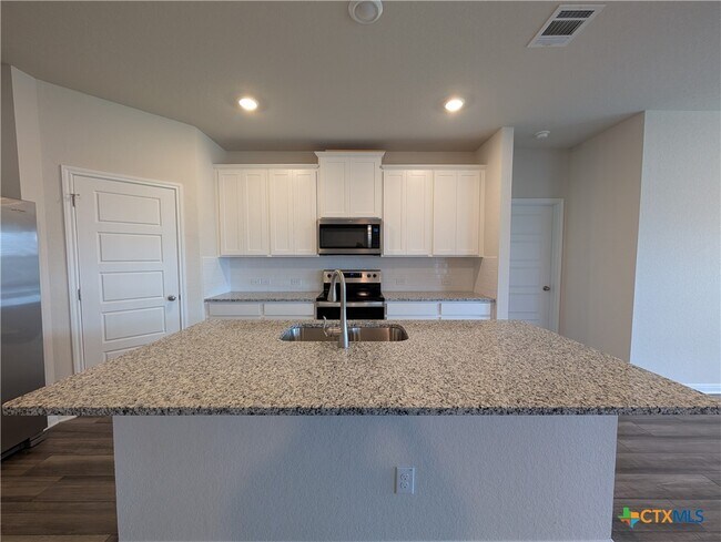 Building Photo - 3069 Charyn Wy