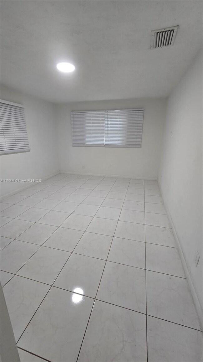 Building Photo - 15120 SW 87th Ave