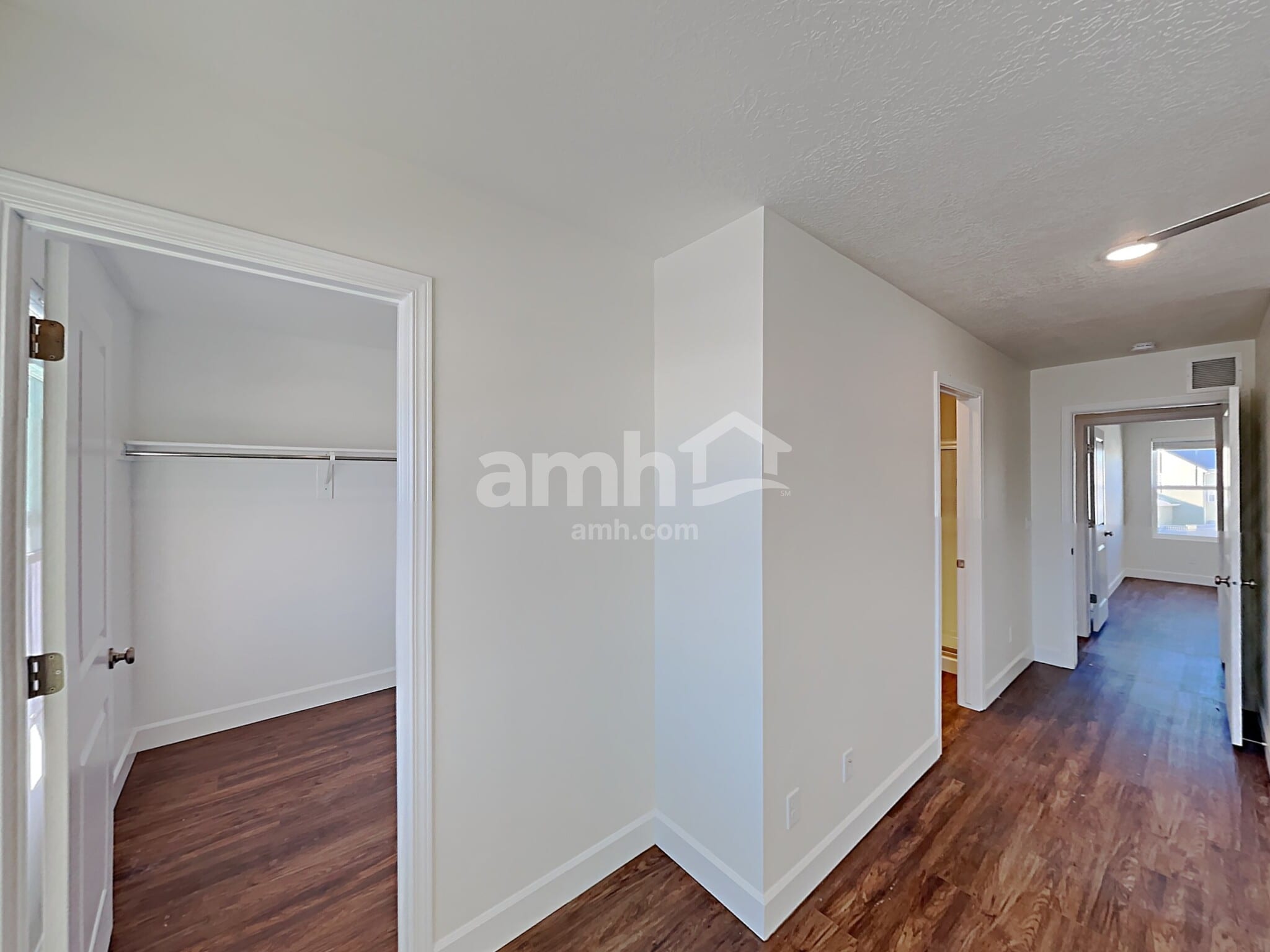 Building Photo - 6046 S Jordan Pkwy W