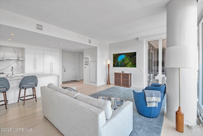 Building Photo - 1101 Ocean Ave N