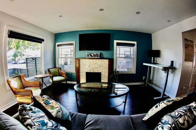 Building Photo - Charming 3 bedroom 2 bathroom in City Heights