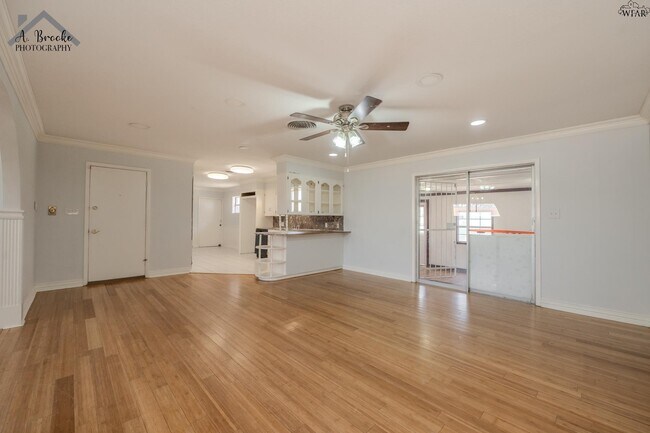 Building Photo - 2725 Devon Rd