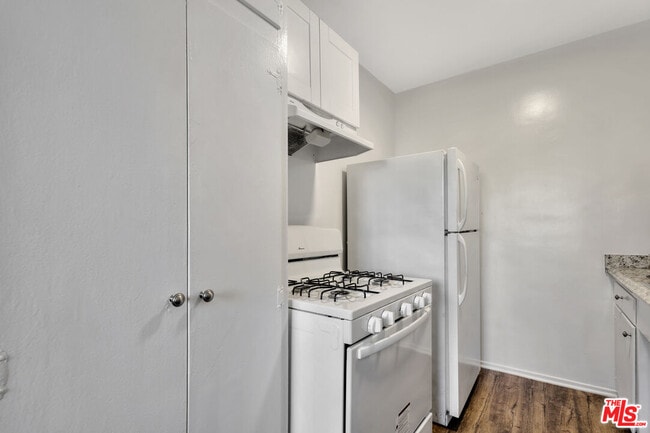 Building Photo - 932 Wilcox Ave