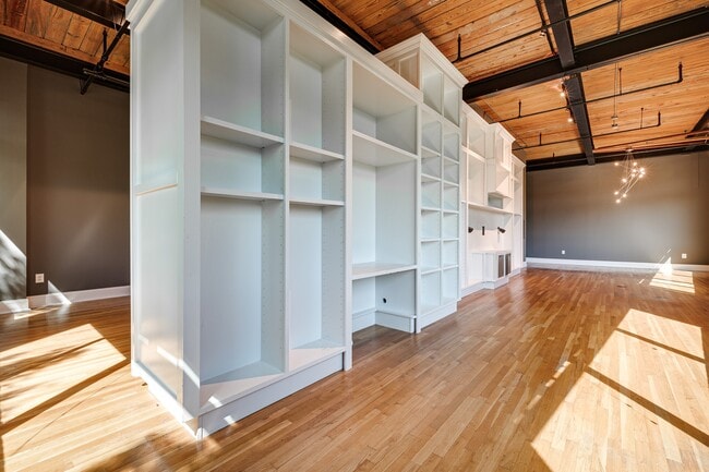 Building Photo - 310 Arlington Ave
