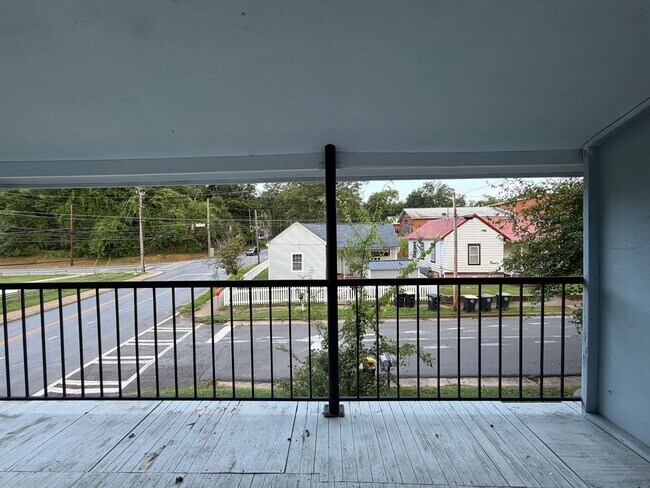 Building Photo - 2 N McLin St SW