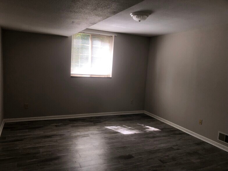 Building Photo - 6223 Cross Bend Ct