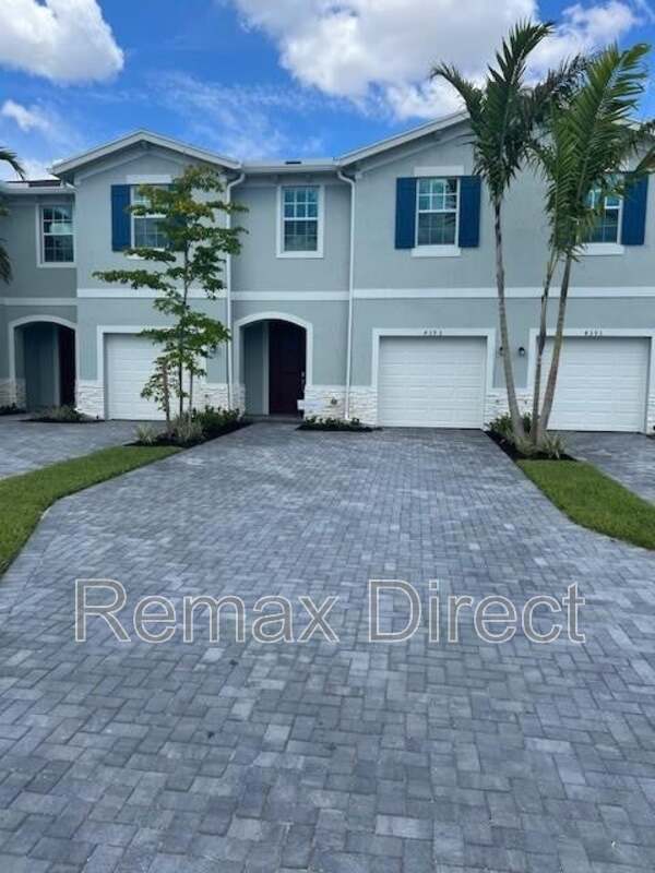 Building Photo - 4393 Hammock Grove Dr
