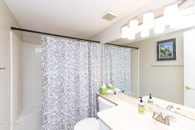 Building Photo - 4201 E Camelback Rd