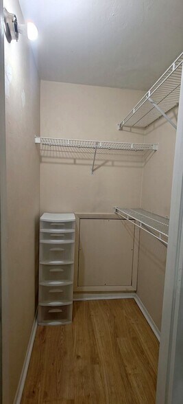 Building Photo - 4000 SW 23rd St