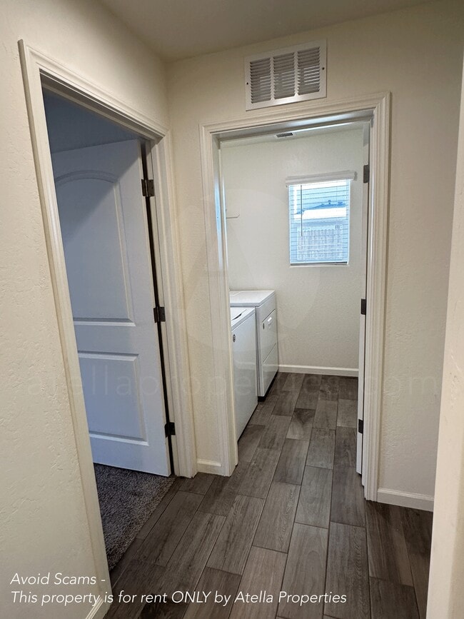Building Photo - 1373 S Autumn Breeze Ct