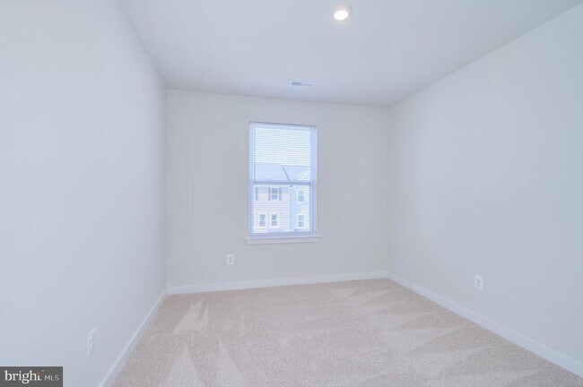 Building Photo - 14 Trotting Rd