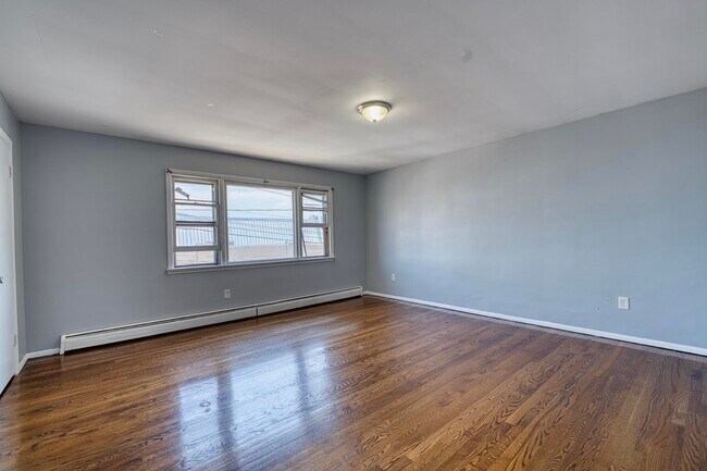 Building Photo - 125 Garfield Ave