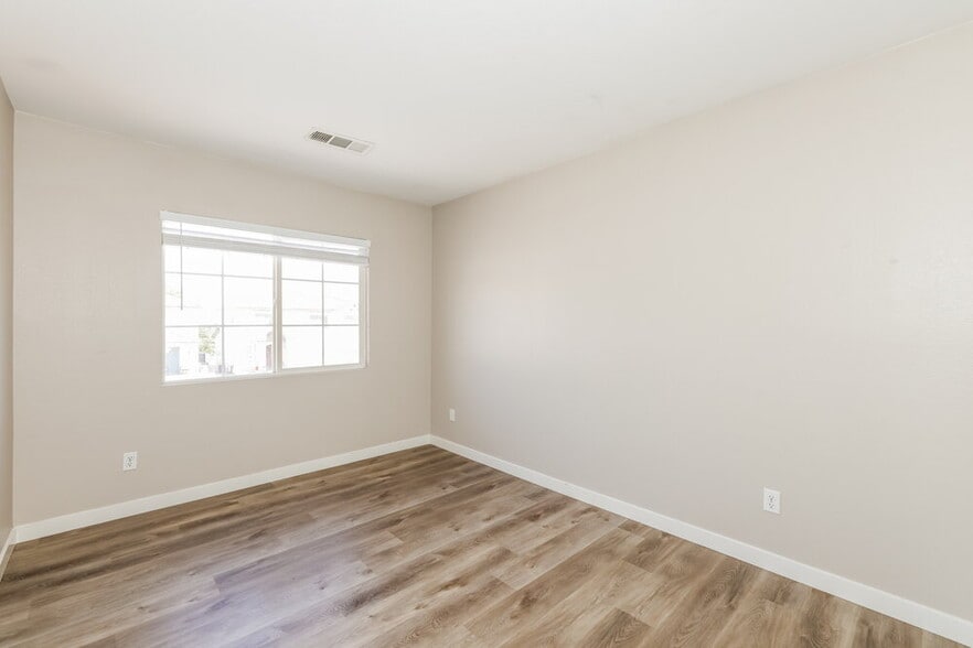 Building Photo - 951 Ostrich Fern Ct