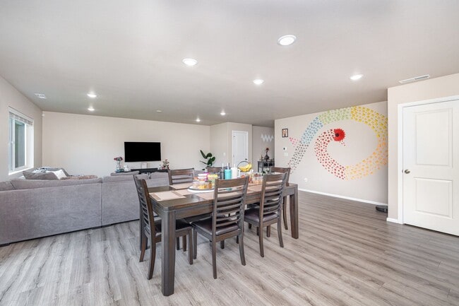 Building Photo - Charming 4-Bed | 2.5-Bath Home in Sultan $...