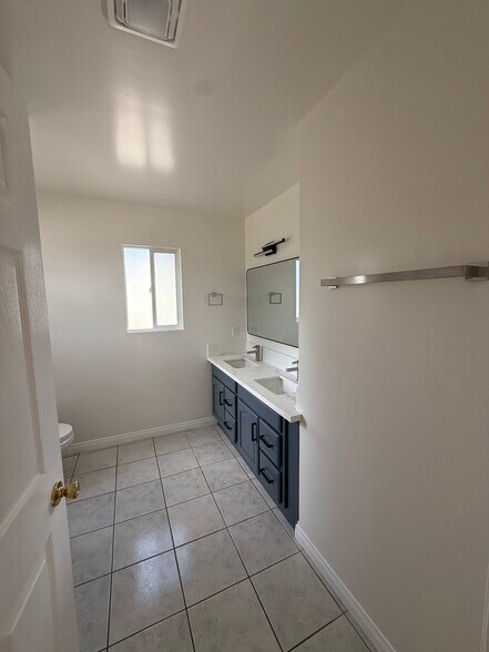 Building Photo - 2446 S Centinela Ave