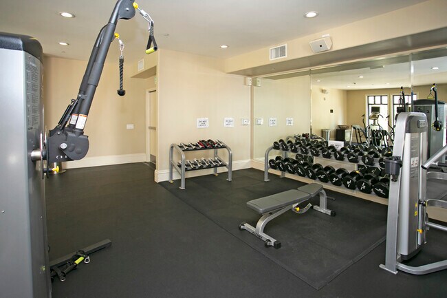 Building Photo - 476 Caruso Ave