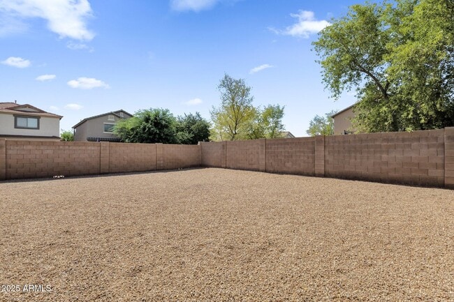 Building Photo - 509 E Daniella Dr