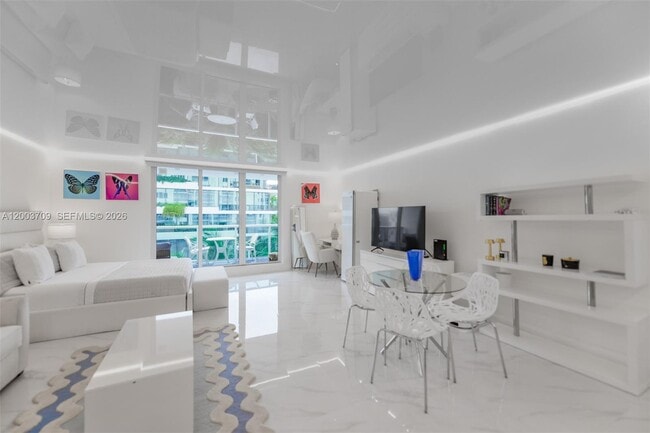 Building Photo - 2301 Collins Ave