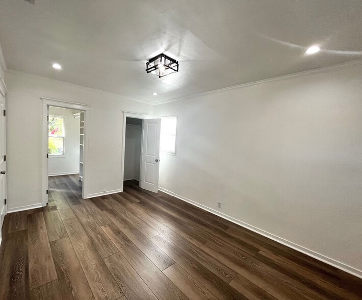 Building Photo - 5351 Packard St