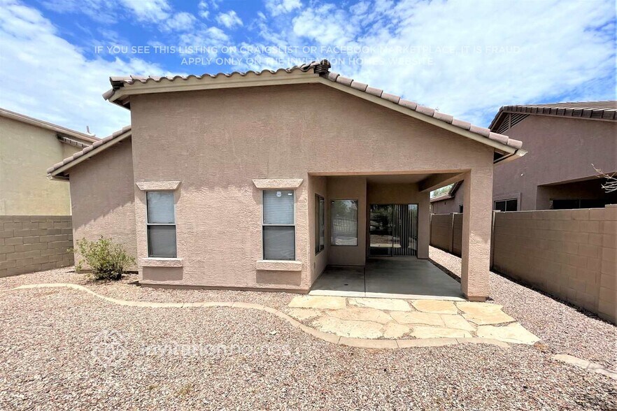 Building Photo - 2258 S 88th Dr
