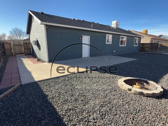 Building Photo - 464 Tara Dr
