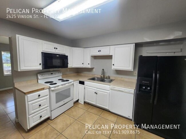 Building Photo - 2425 Vinson Ave