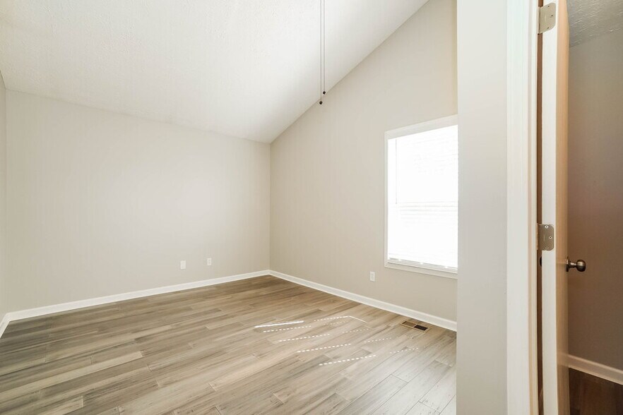 Building Photo - 848 Wallinger Dr