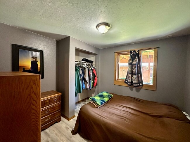 Building Photo - FURNISHED SEASONAL RENTAL