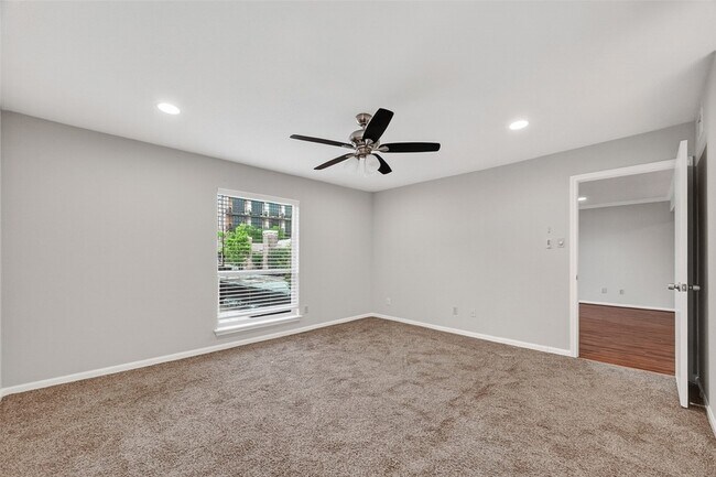 Building Photo - 3700 W Clay St