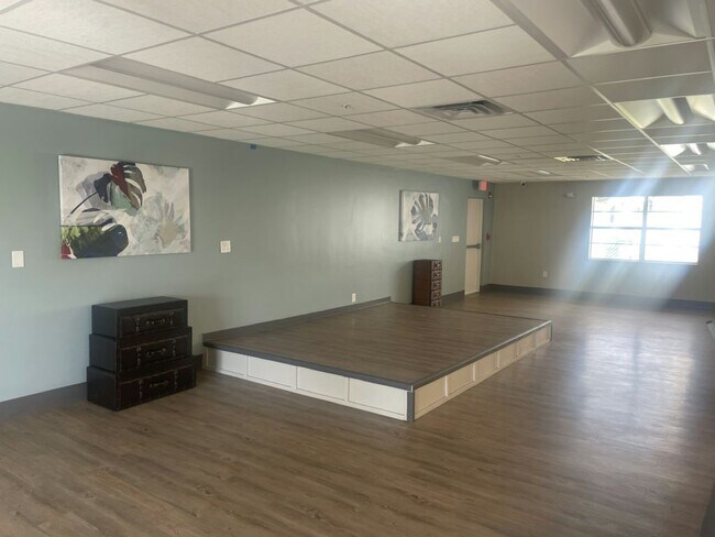 Building Photo - 6910 42nd Trail N