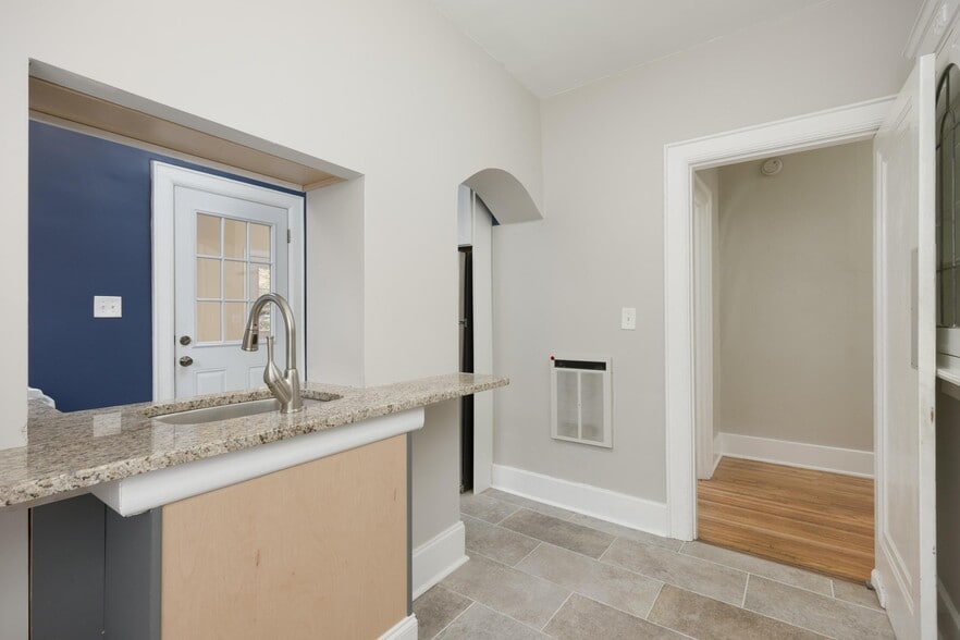 Building Photo - 3416 Glendon Dr