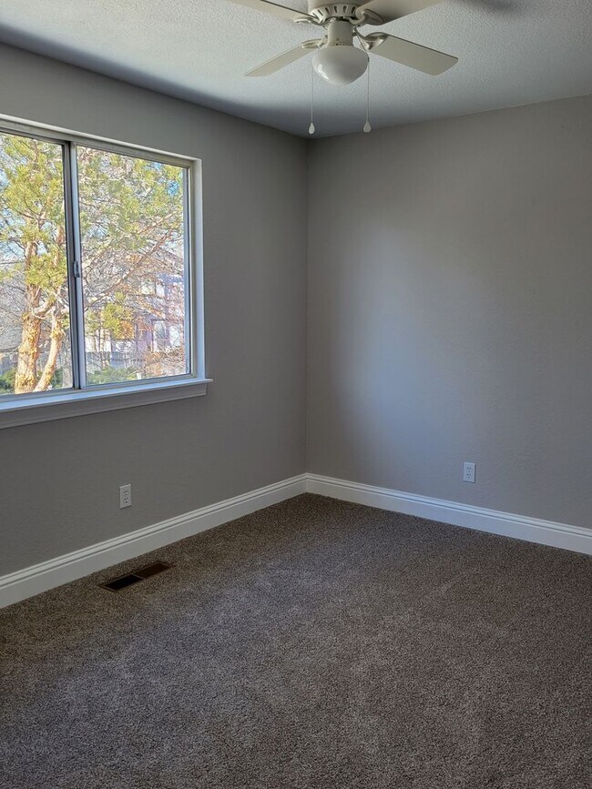 Building Photo - Beautiful Remodeled 4 Bedroom in Sparks