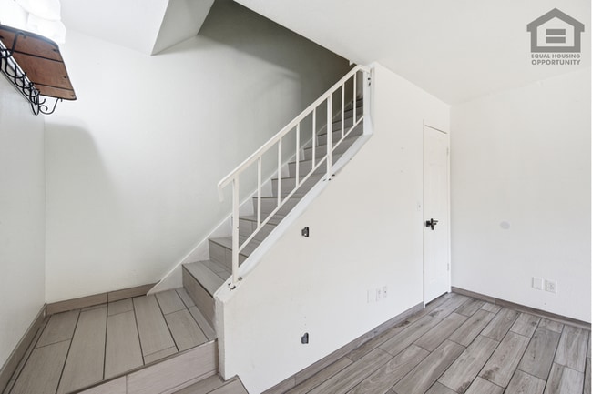 Building Photo - 2Bed/1.5Bath Townhouse at Olive Ave/63rd Ave! Ready for Immediate Move-In!
