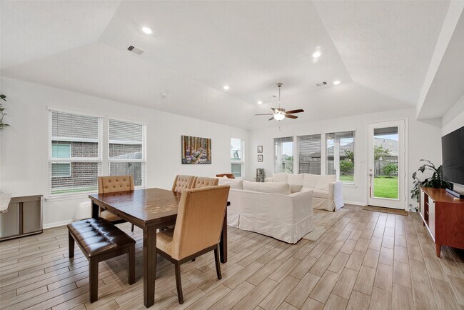 Building Photo - 15607 Barton Orchard Ln