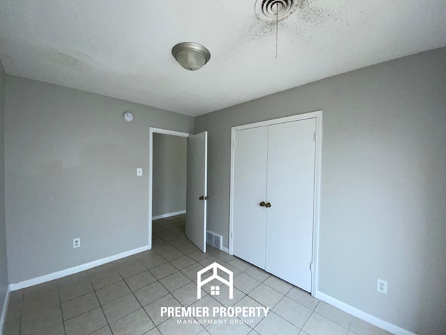 Building Photo - Spacious 4BR Family Home in Raleigh | Modern Tile Floors & Spacious Backyard