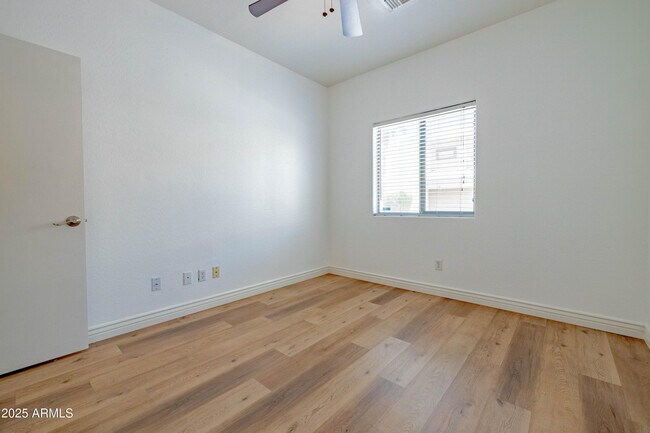 Building Photo - 2723 E Schiliro Cir