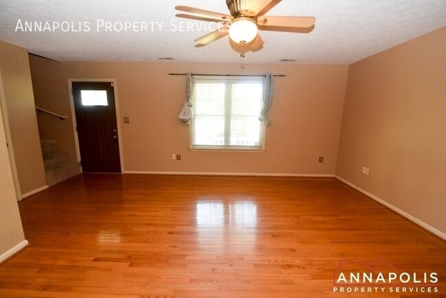 Building Photo - 714 Old Love Point Rd