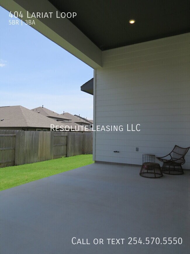 Building Photo - 404 Lariat Lp