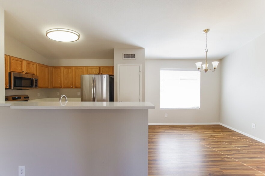 Building Photo - 14338 N 129th Ave