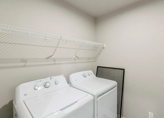 Building Photo - 14409 Springbrook Trl