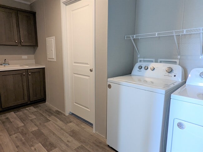 Building Photo - 521 Washington