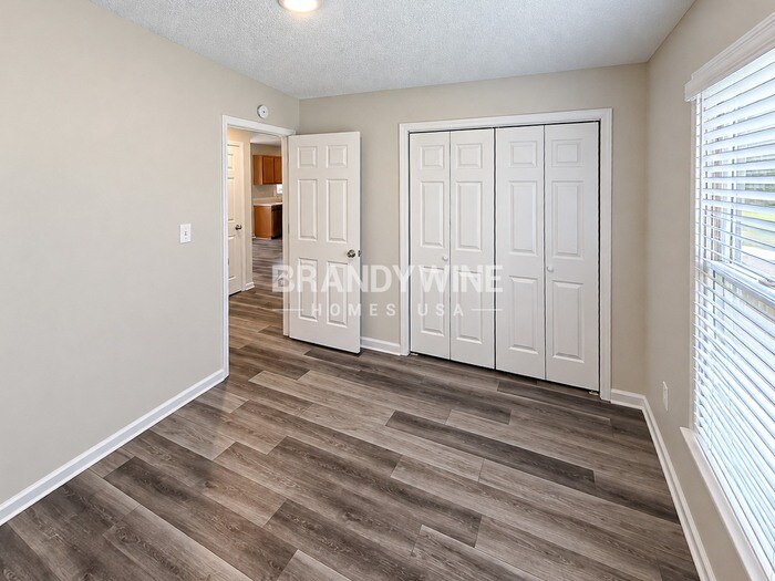 Building Photo - 160 Wesley Chapel Rd