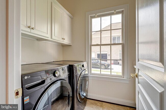 Building Photo - 18852 Ridgeback Ct