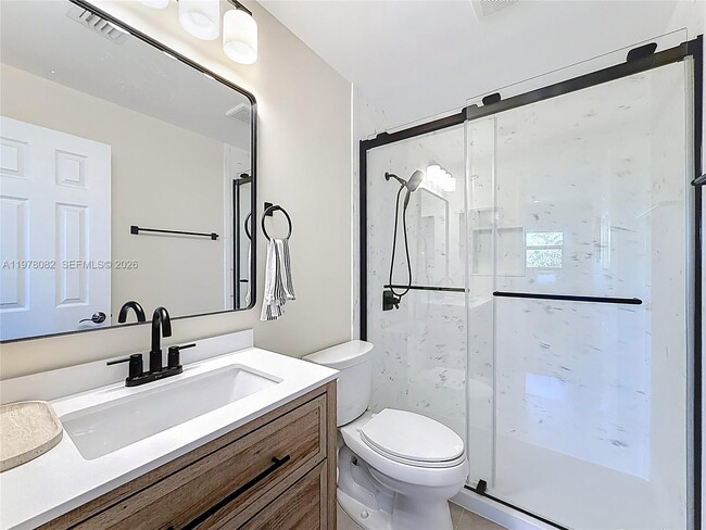 Building Photo - 2128 NE 9th Ave