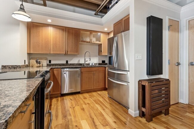 Building Photo - 112 Beach St